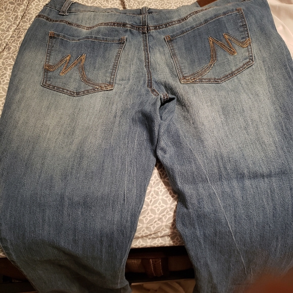 Clothes - Picture 2 of 8